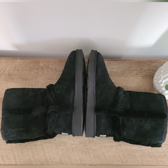 🔥UGG Carter Black Water-Resistant Suede Sheepskin Boots Size 7 - Picture 7 of 12